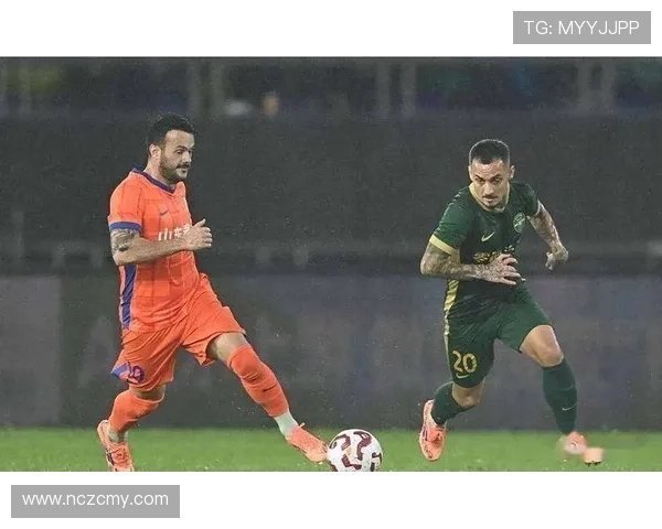 激烈角逐引人入胜 足球比赛中的精彩瞬间与战略博弈